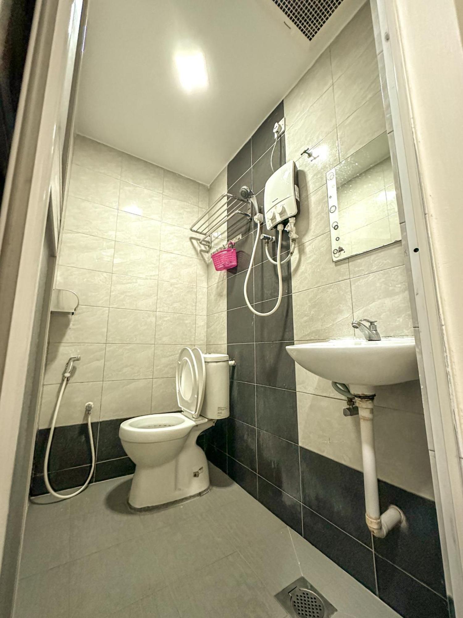 G Star Hotel Pantai Remis Extérieur photo